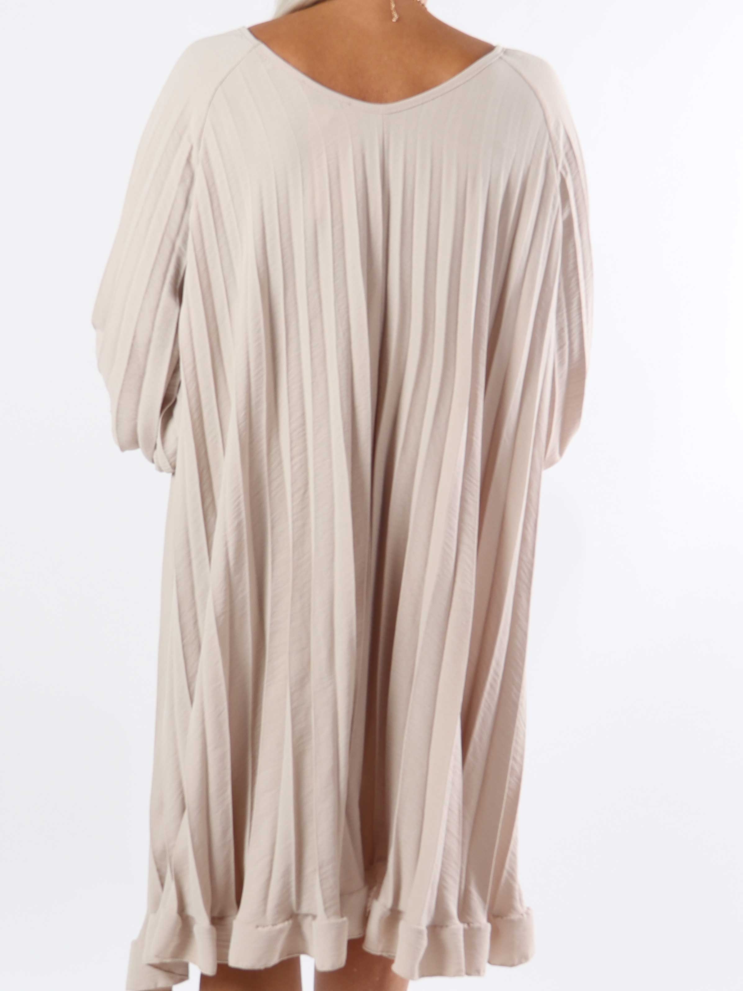 Santorini Dress - Sød plus size kjole med plisseringer